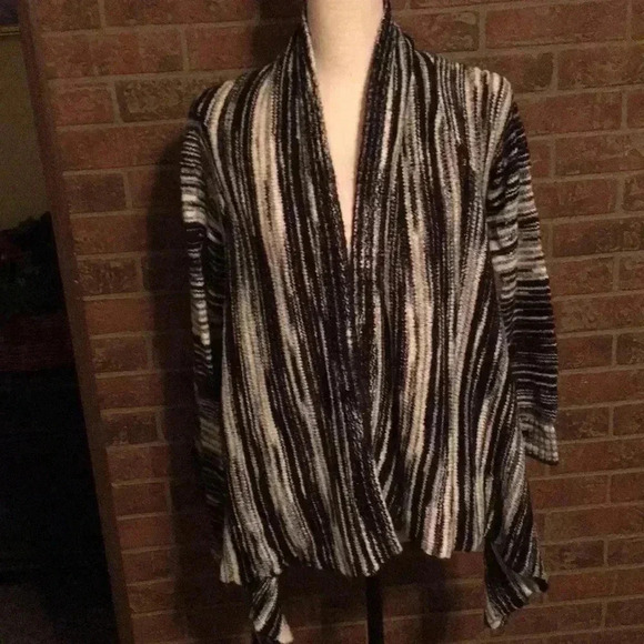 NY&COMPANY WATERFALL SWEATER BLACK AND WHITE SZ M - Picture 1 of 5